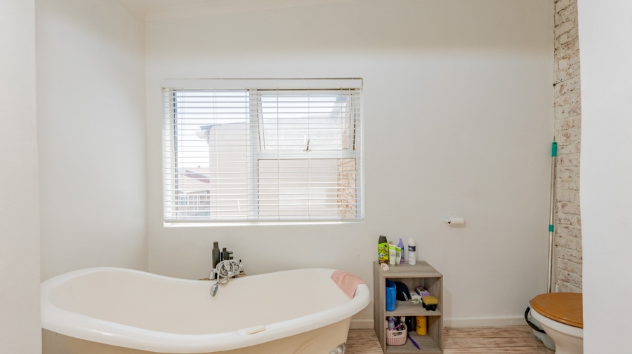 9 Bedroom Property for Sale in Struisbaai Western Cape